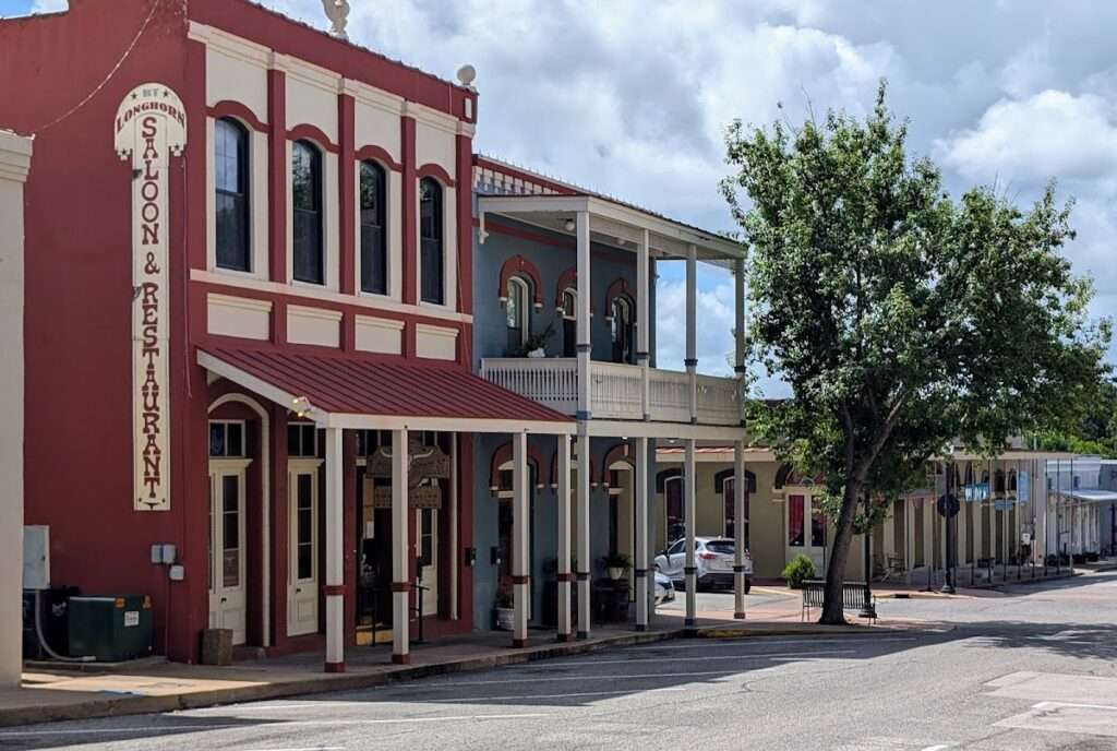 B T Longhorn Saloon photo 6